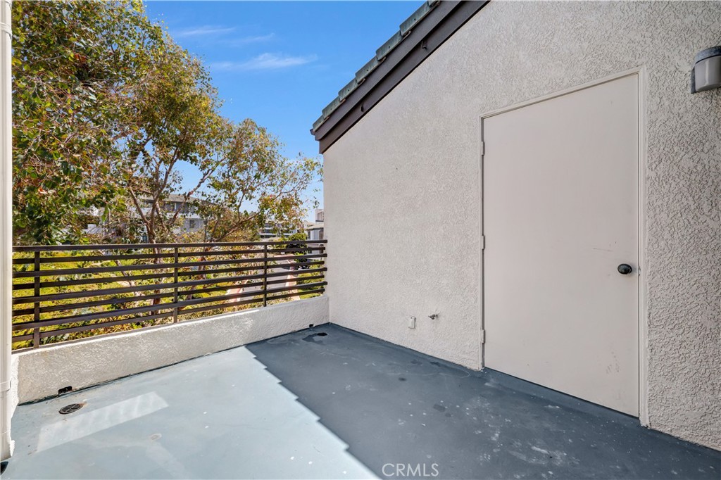200 Paris Lane 304 Property Photo 21