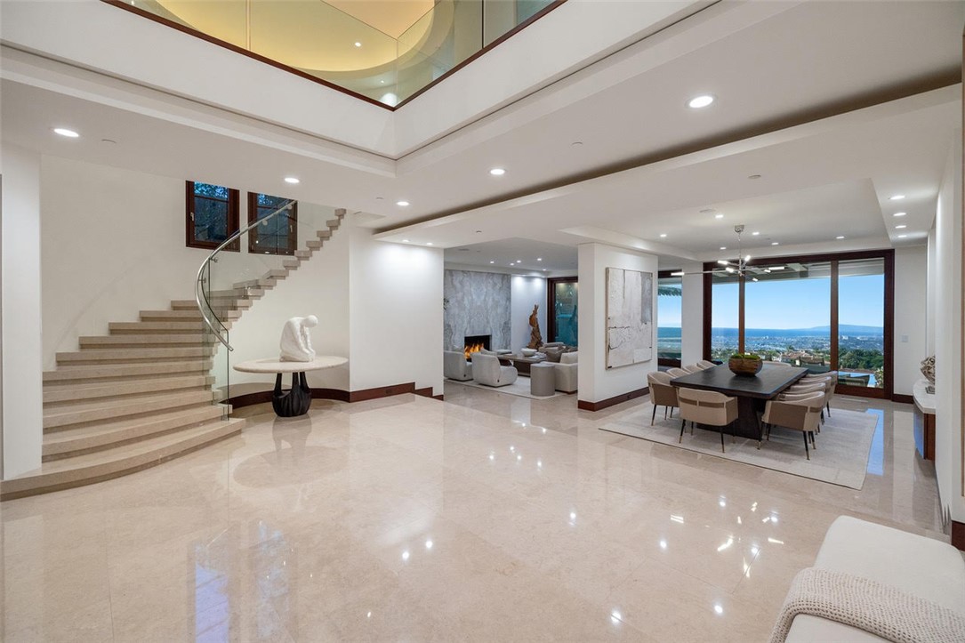 9 Sailcrest Property Photo 6