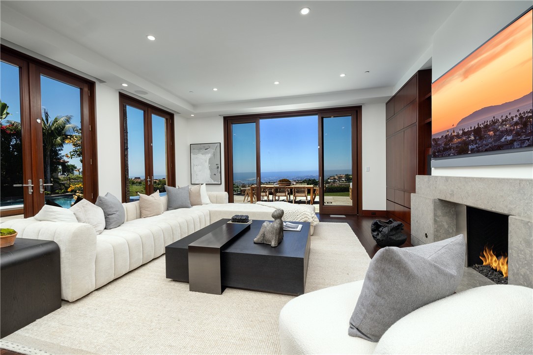9 Sailcrest Property Photo 17