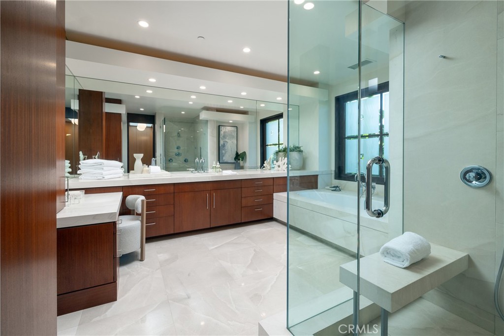 9 Sailcrest Property Photo 40