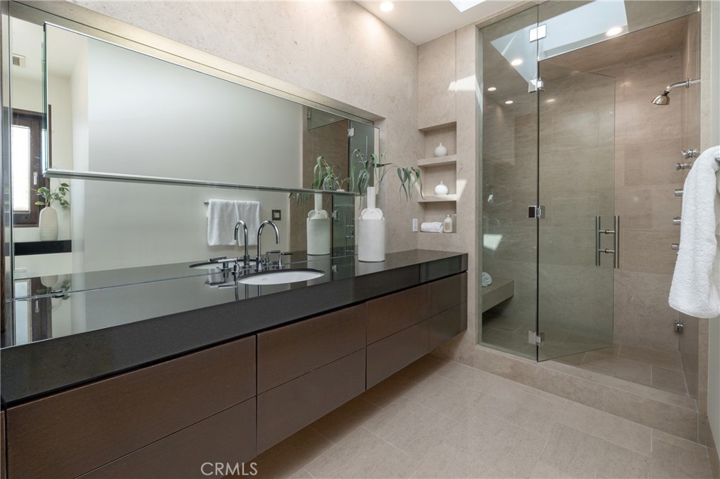 9 Sailcrest Property Photo 42