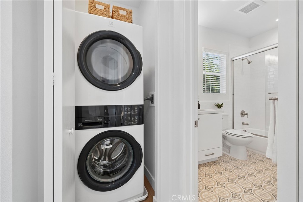 374 Hamilton St B101 Property Photo 11