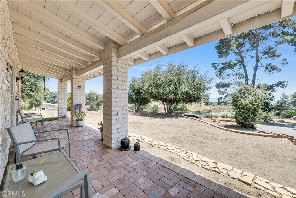 9385 Oak Glen Road Property Photo 2