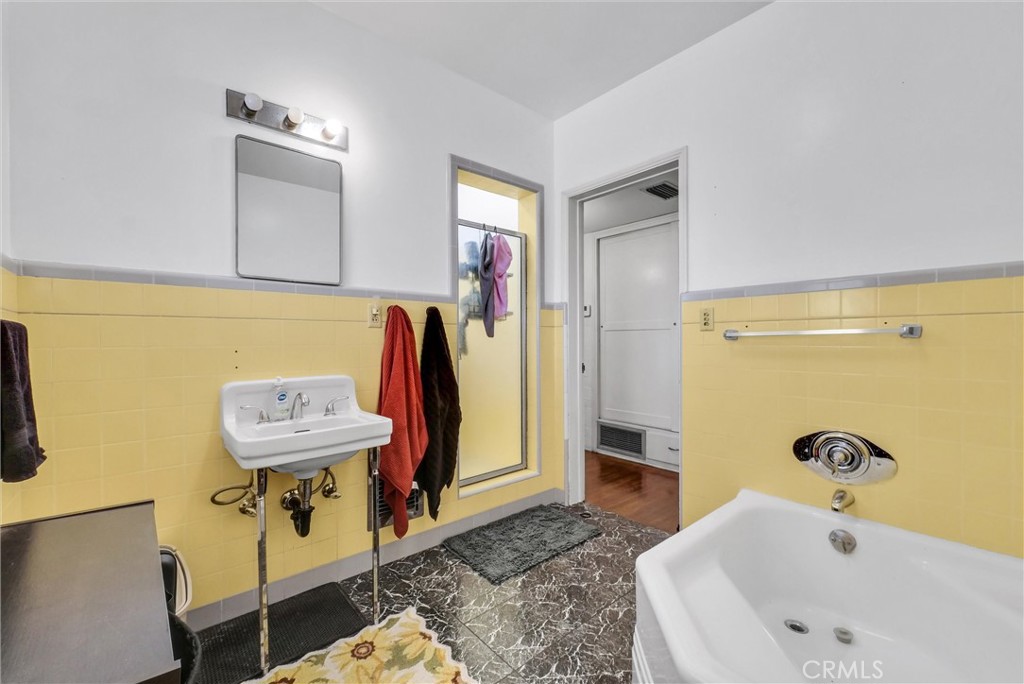 9385 Oak Glen Road Property Photo 15