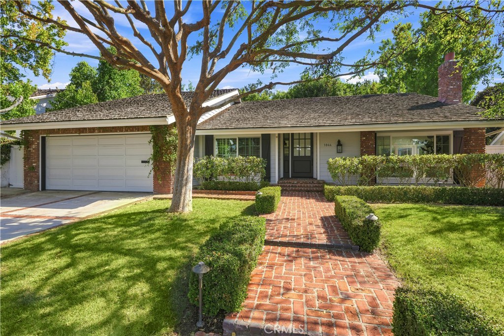 1844 Newport Hills E Property Photo 2