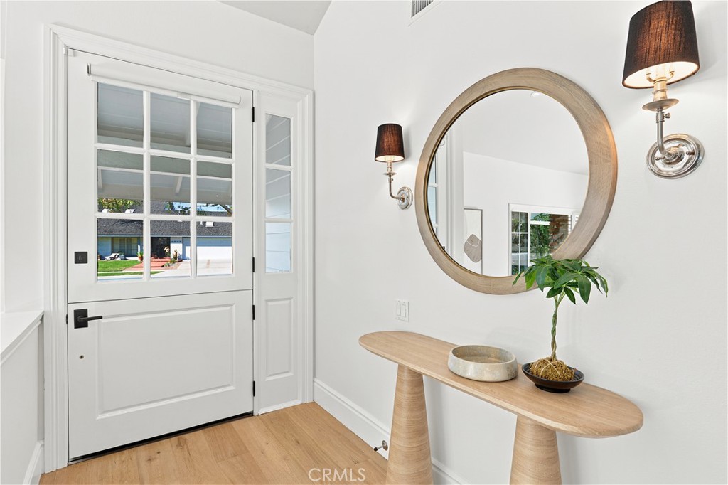 1844 Newport Hills E Property Photo 3