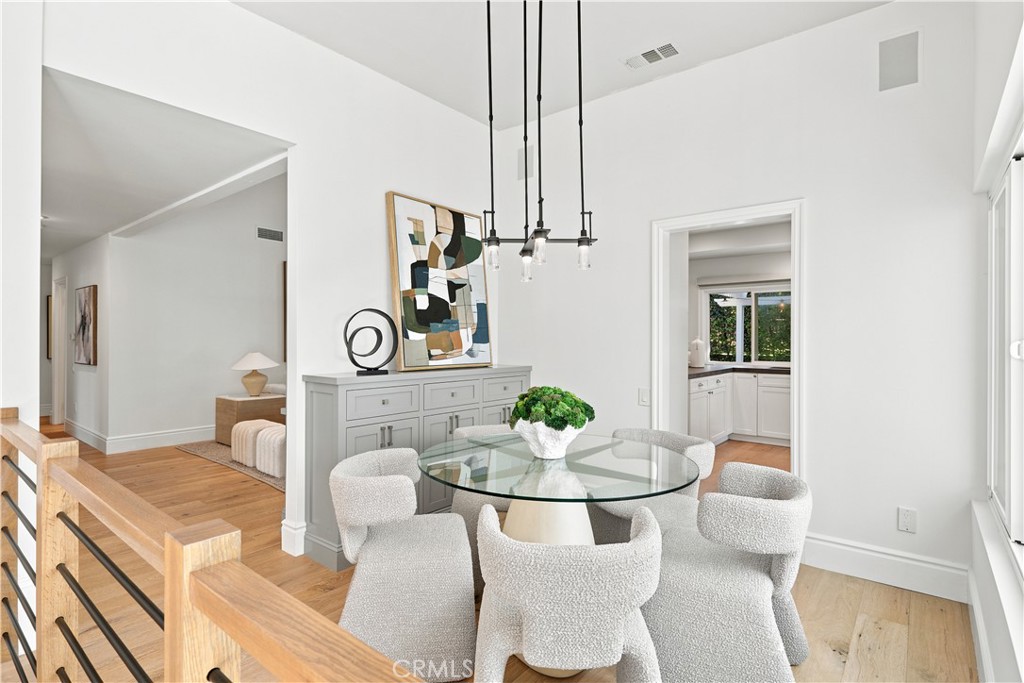 1844 Newport Hills E Property Photo 12