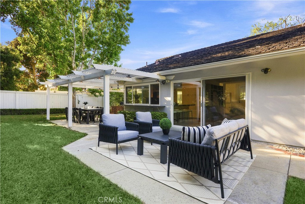 1844 Newport Hills E Property Photo 29