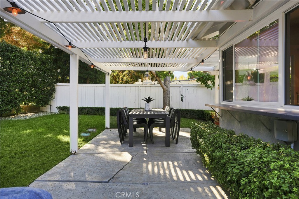 1844 Newport Hills E Property Photo 30