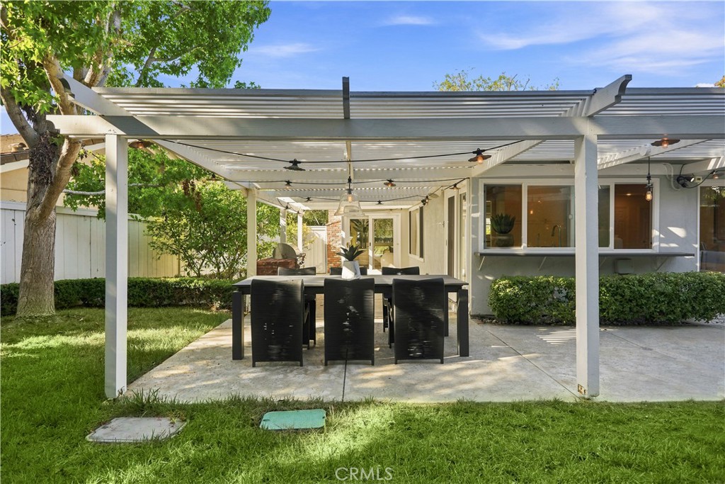 1844 Newport Hills E Property Photo 31