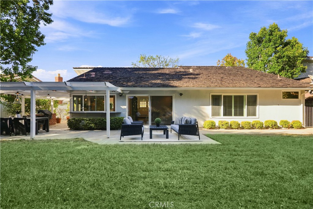 1844 Newport Hills E Property Photo 32