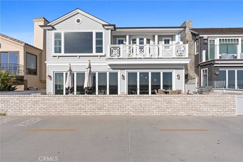 1215 E Balboa Property Photo 7