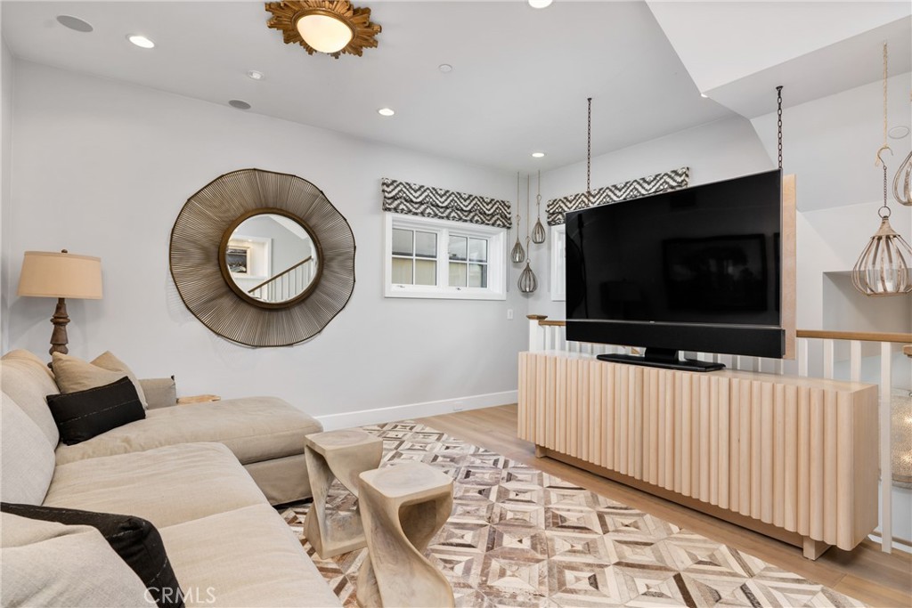 1215 E Balboa Property Photo 48