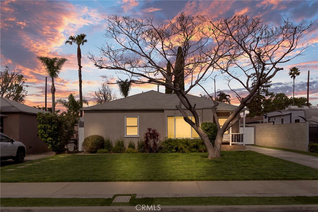1127 Acacia Property Photo 1