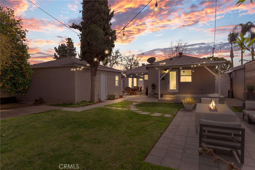 1127 Acacia Property Photo 3