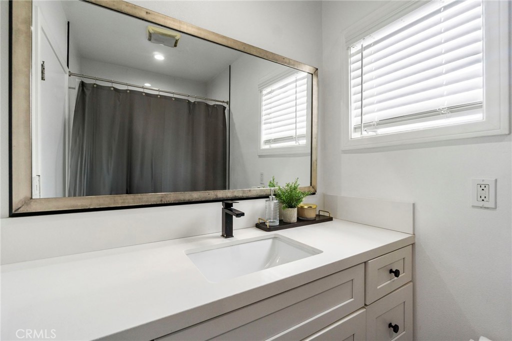 1127 Acacia Property Photo 22