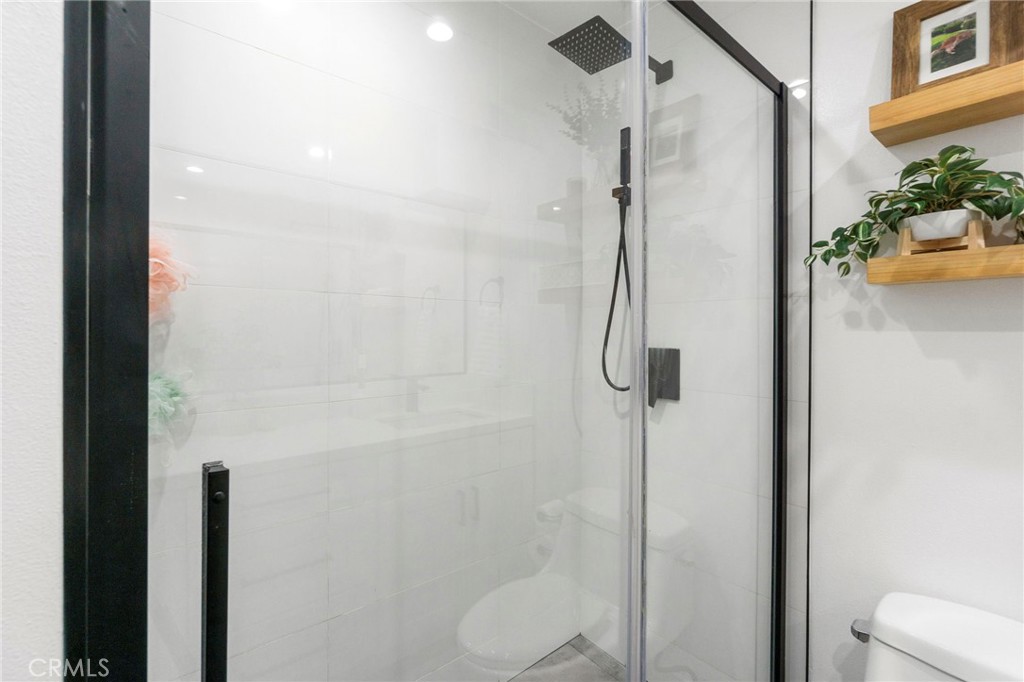 1127 Acacia Property Photo 24