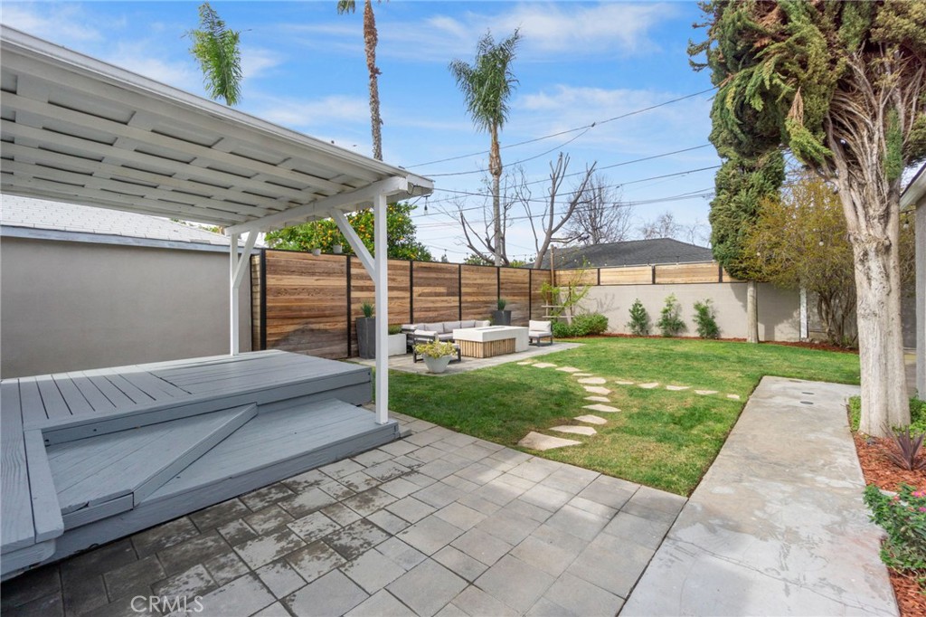 1127 Acacia Property Photo 31