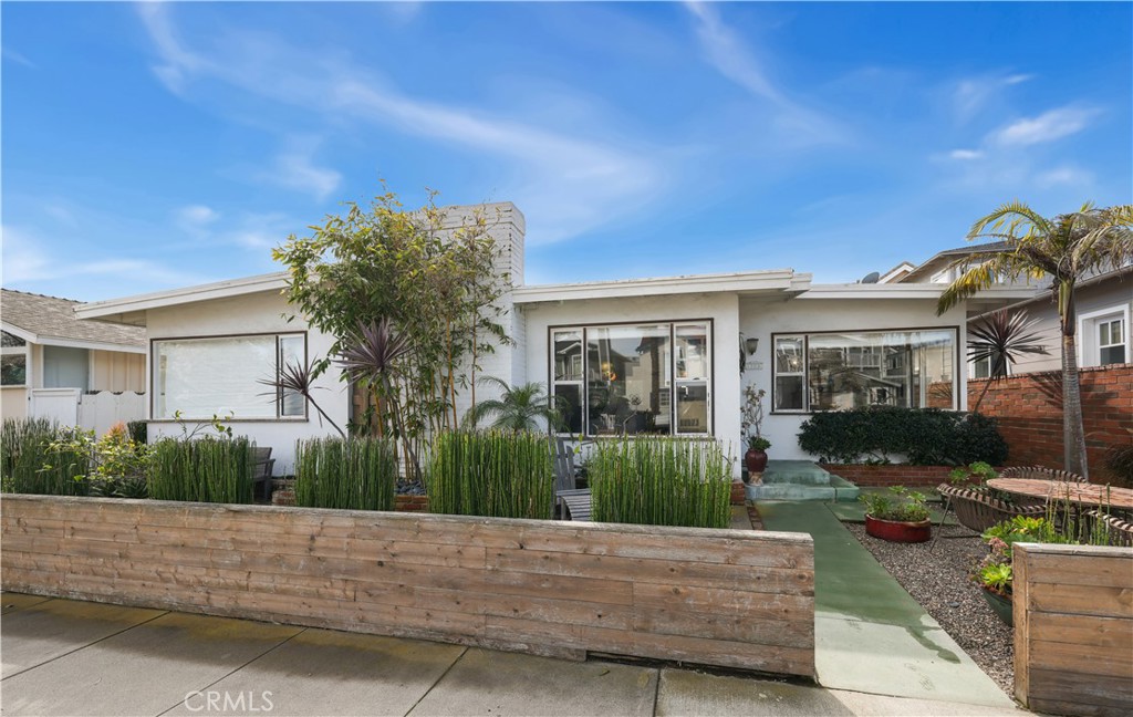 1735 E Ocean Property Photo 1