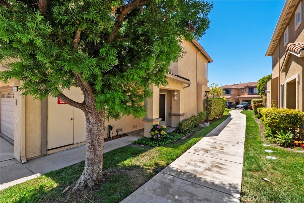 27441 Bonaventure Property Photo 6
