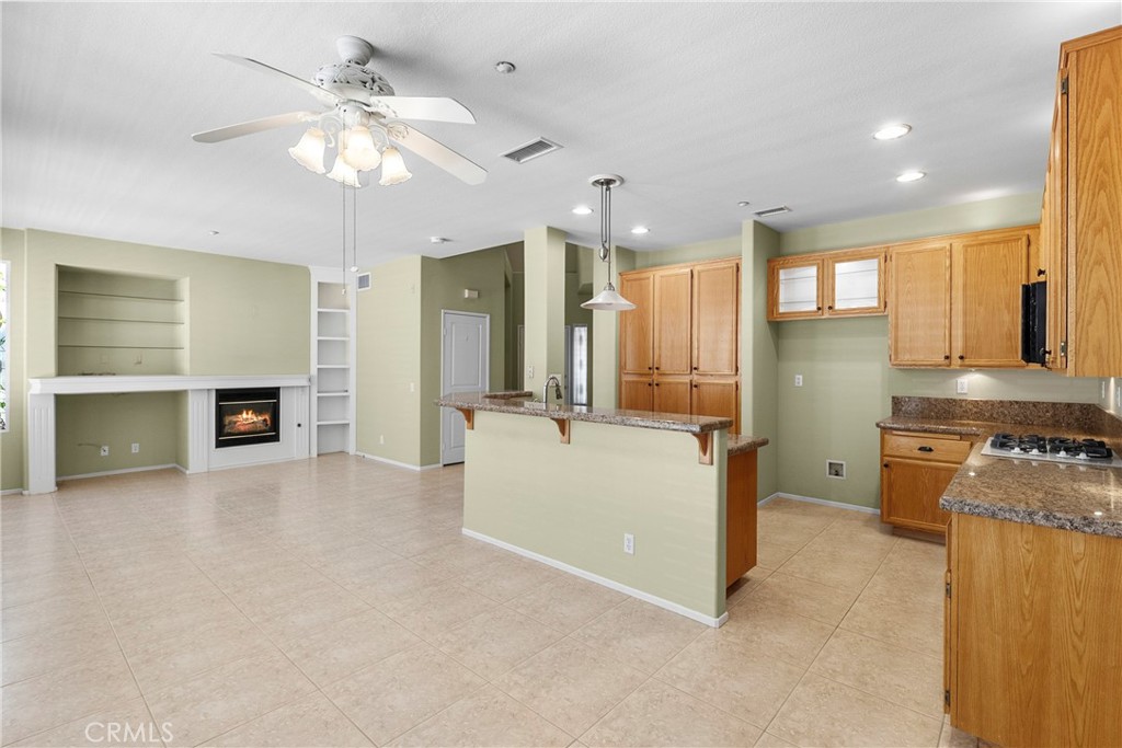 27441 Bonaventure Property Photo 11
