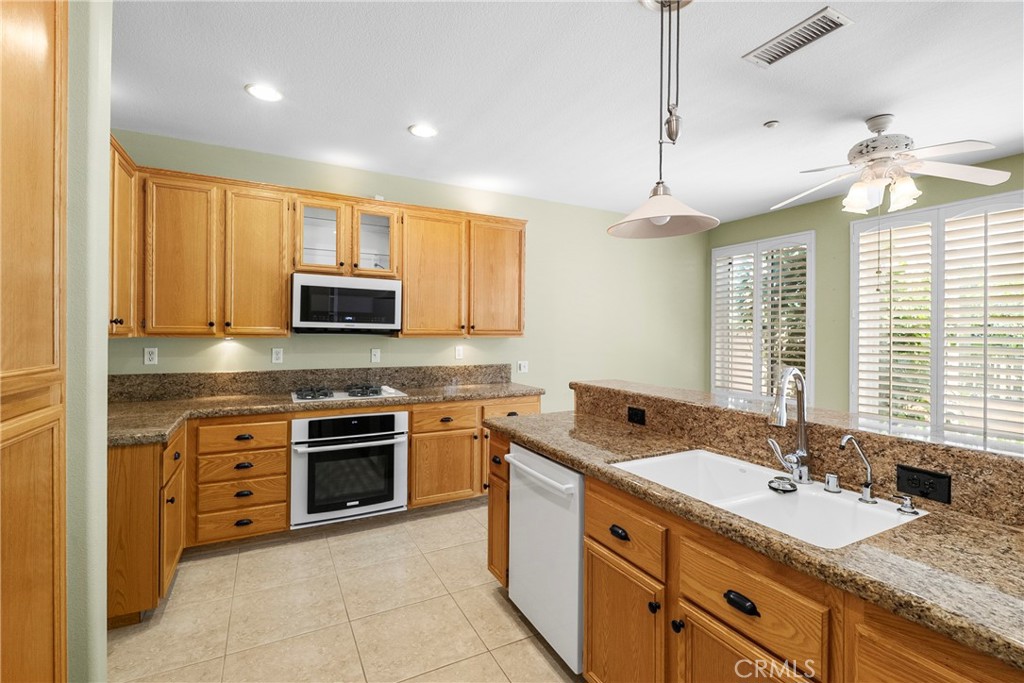 27441 Bonaventure Property Photo 13