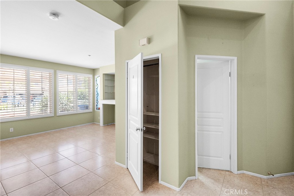 27441 Bonaventure Property Photo 20