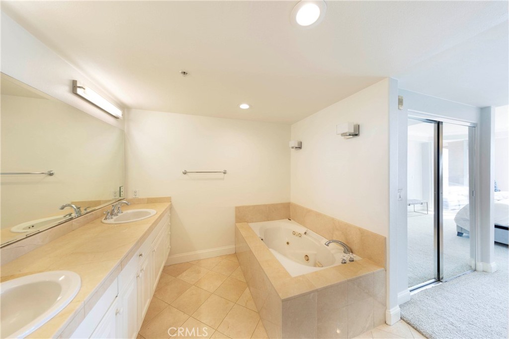 1500 E Ocean Boulevard 206 Property Photo 18