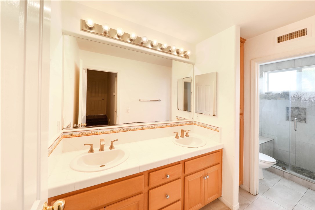 27 Vienne Property Photo 21