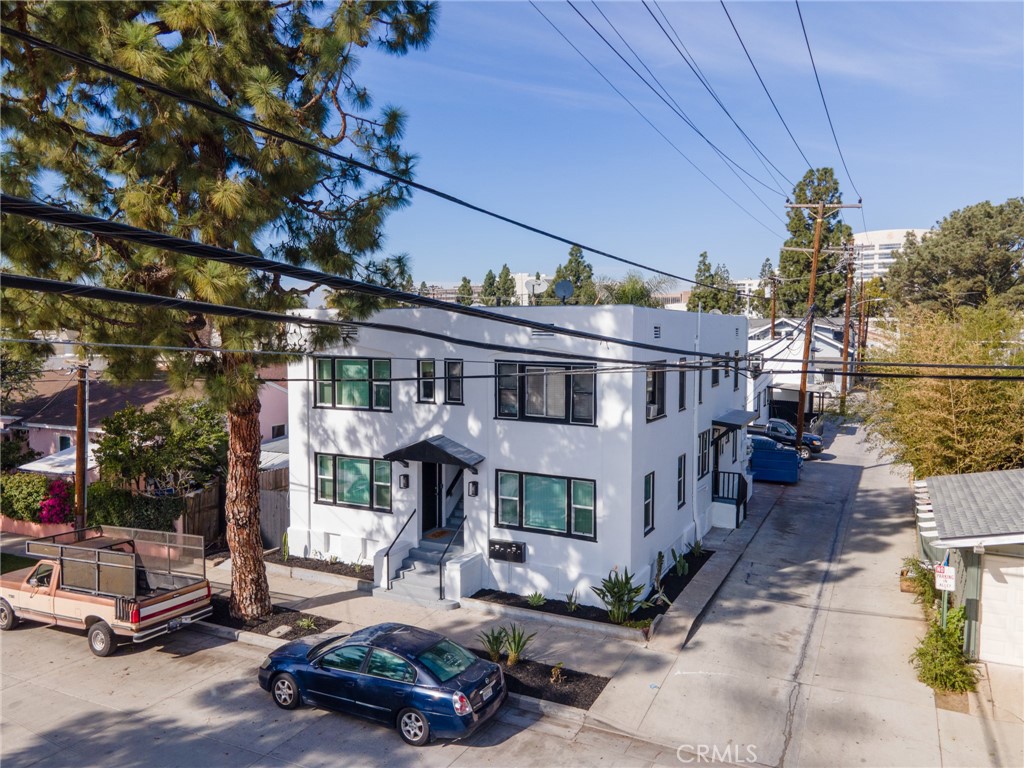415 W Pine Property Photo 1