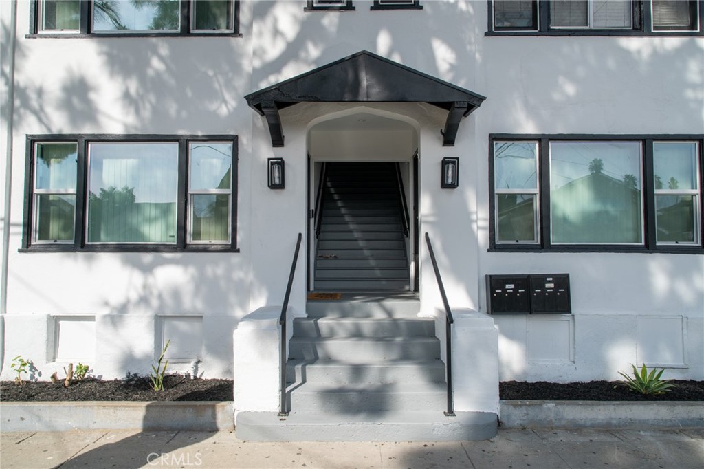 415 W Pine Property Photo 4