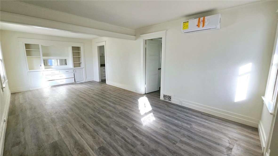 415 W Pine Property Photo 9