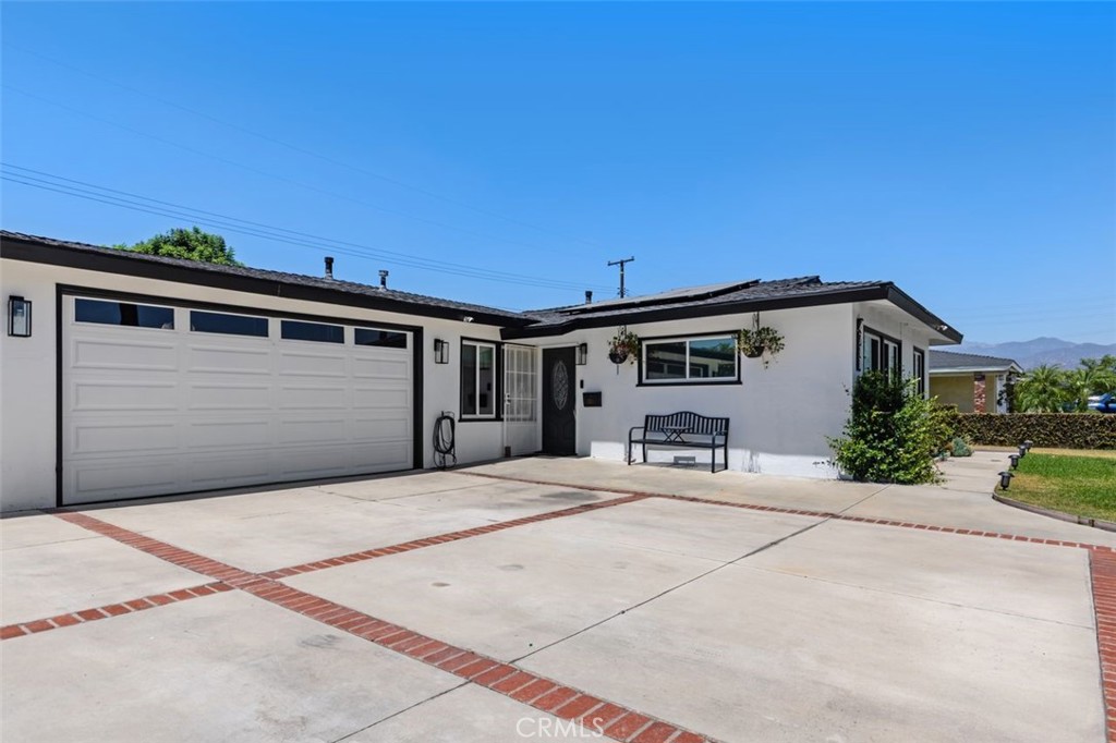 4711 N Hollenbeck Property Photo 1