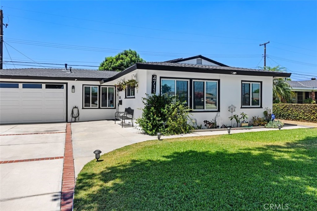 4711 N Hollenbeck Property Photo 3