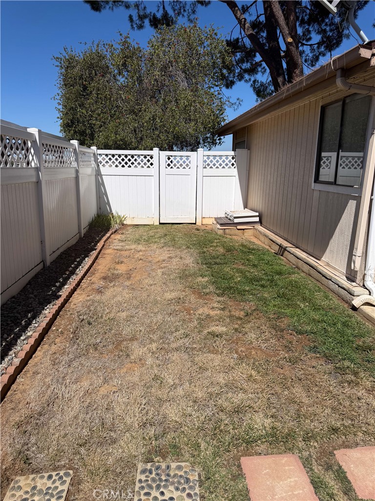 10961 Desert Lawn 315 Property Photo 4