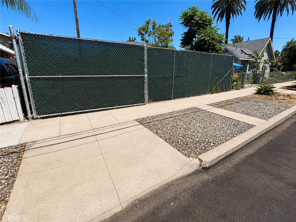 419 S Vine Property Photo 1