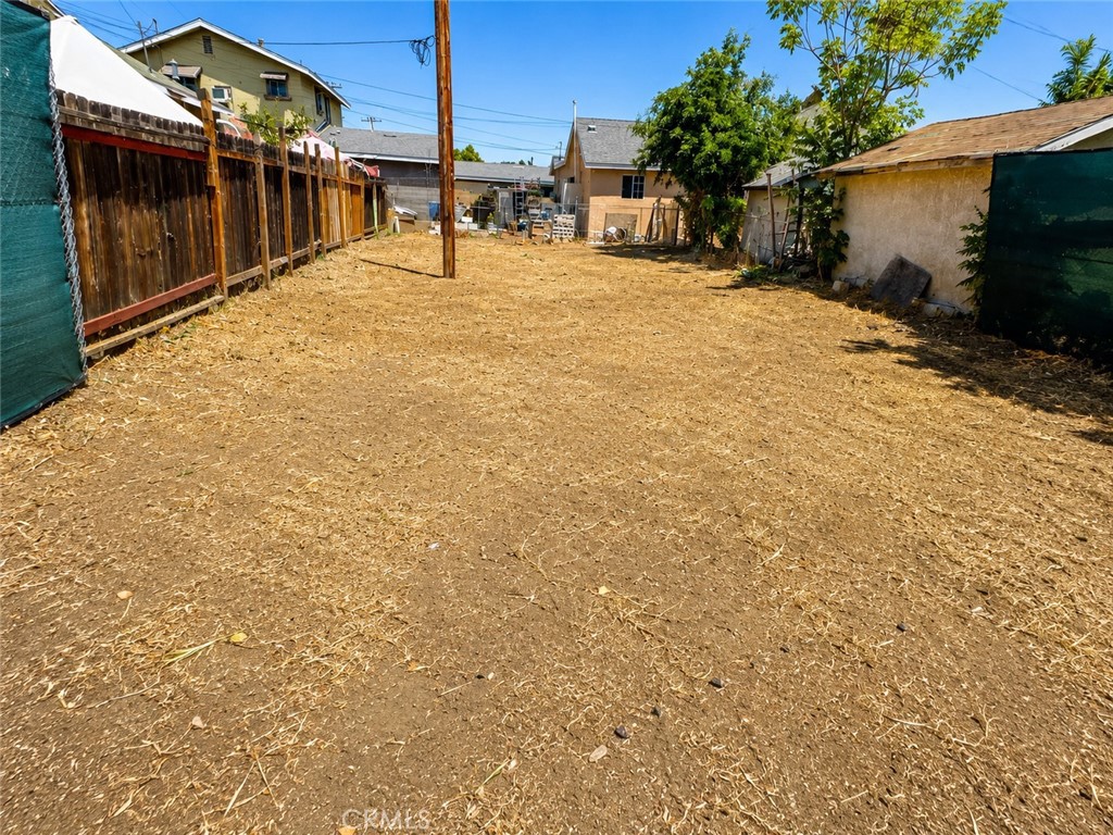 419 S Vine Property Photo 3