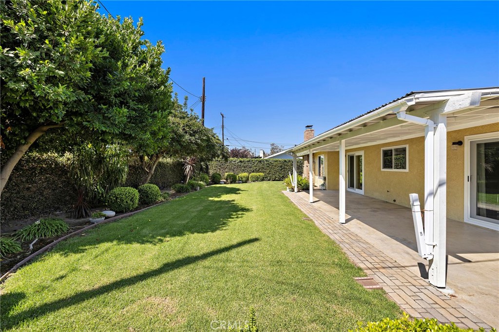 916 E Jonquil Property Photo 31
