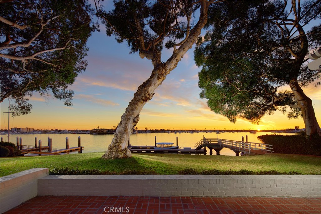 20 Harbor Island Property Photo 3