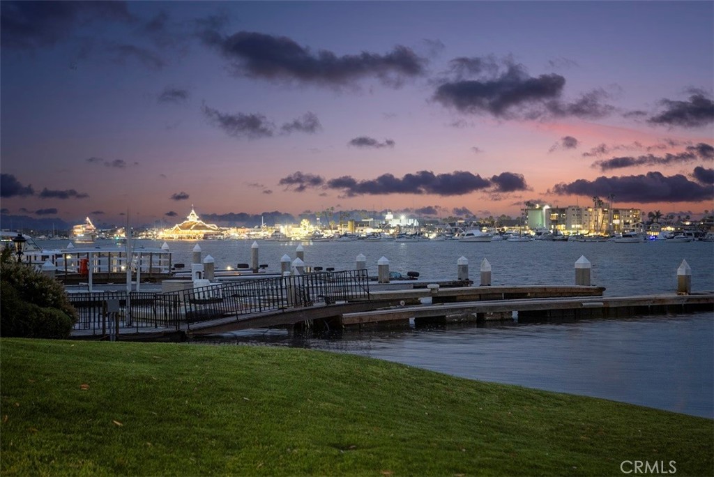 20 Harbor Island Property Photo 4