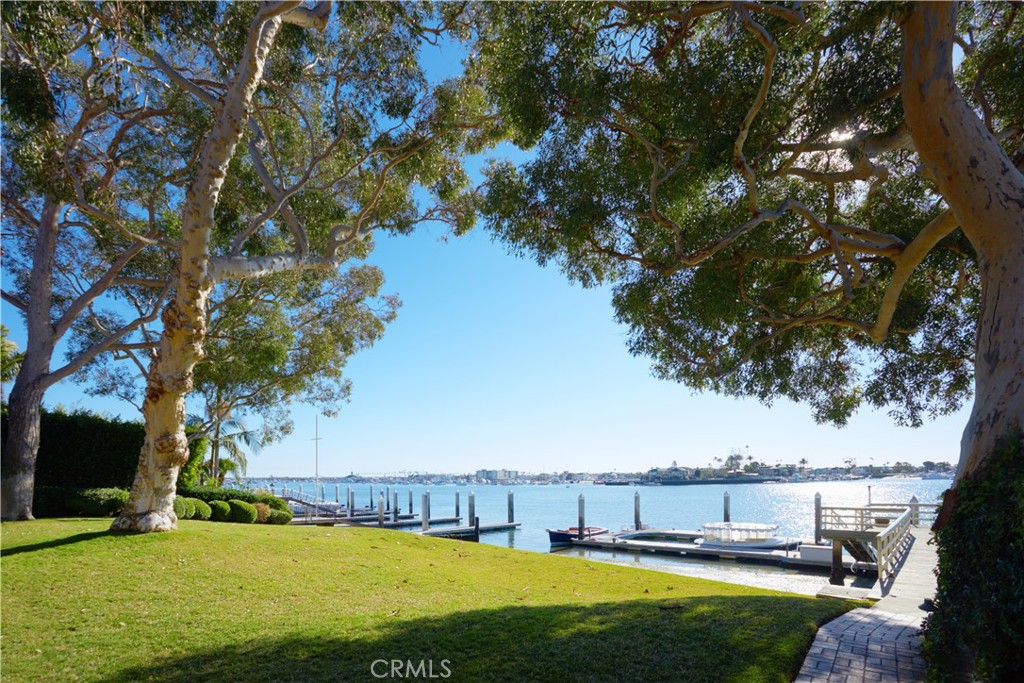20 Harbor Island Property Photo 6