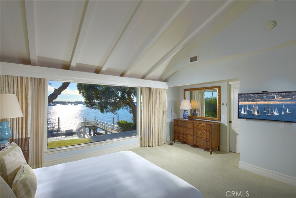 20 Harbor Island Property Photo 11
