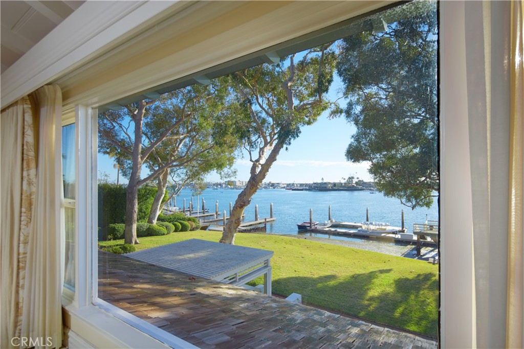20 Harbor Island Property Photo 12