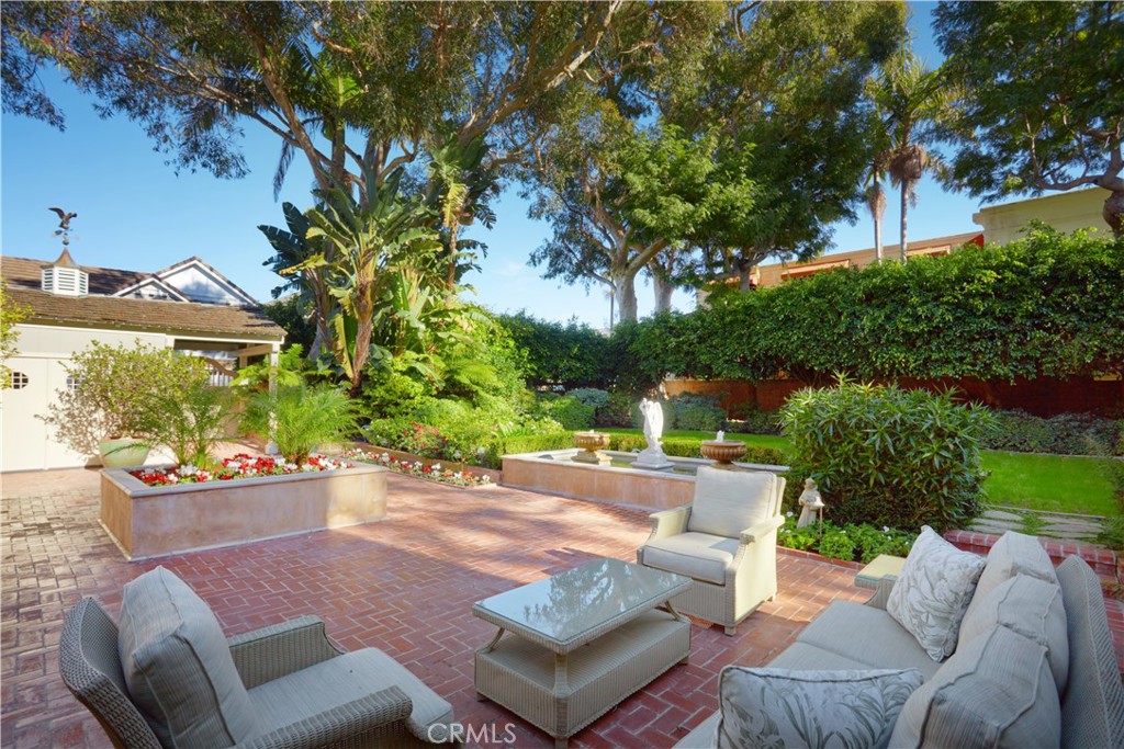 20 Harbor Island Property Photo 16