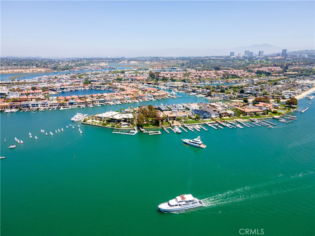 20 Harbor Island Property Photo 19