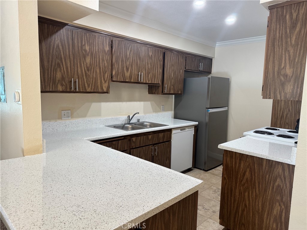 7667 Stage Road 75 Property Photo 2