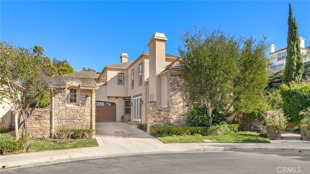42 Lemans Property Photo 1