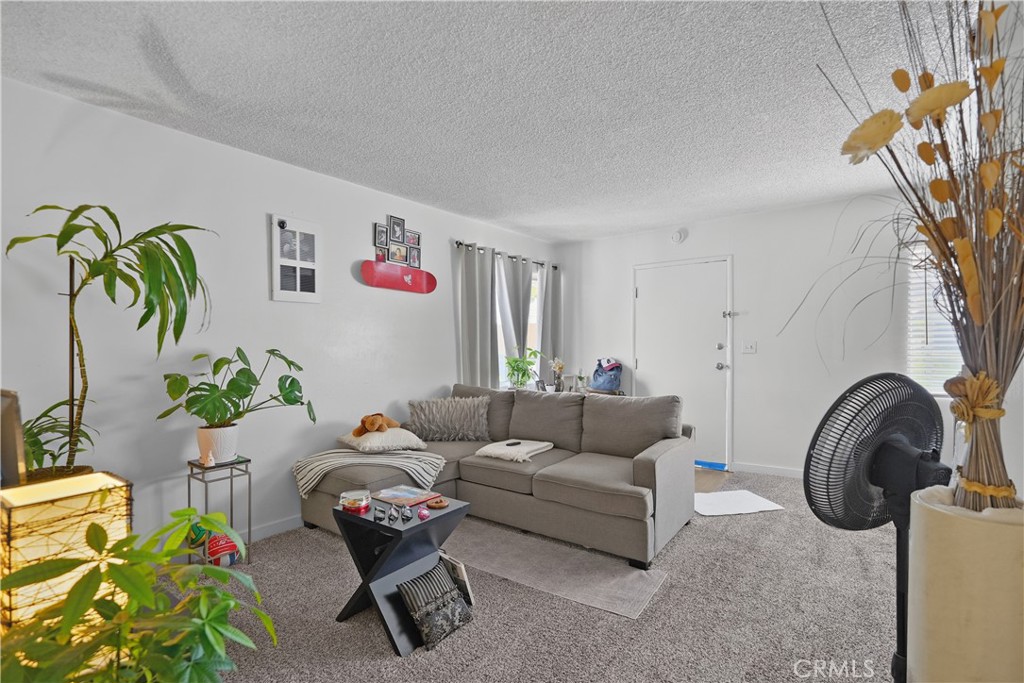 741 W 18th Property Photo 16