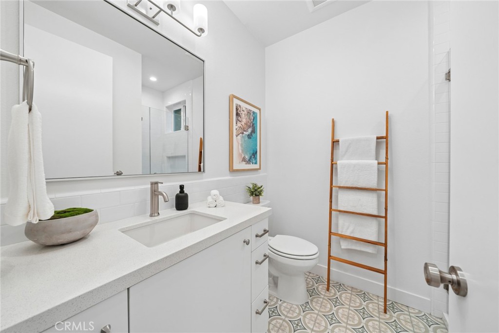 376 Hamilton St B103 Property Photo 5