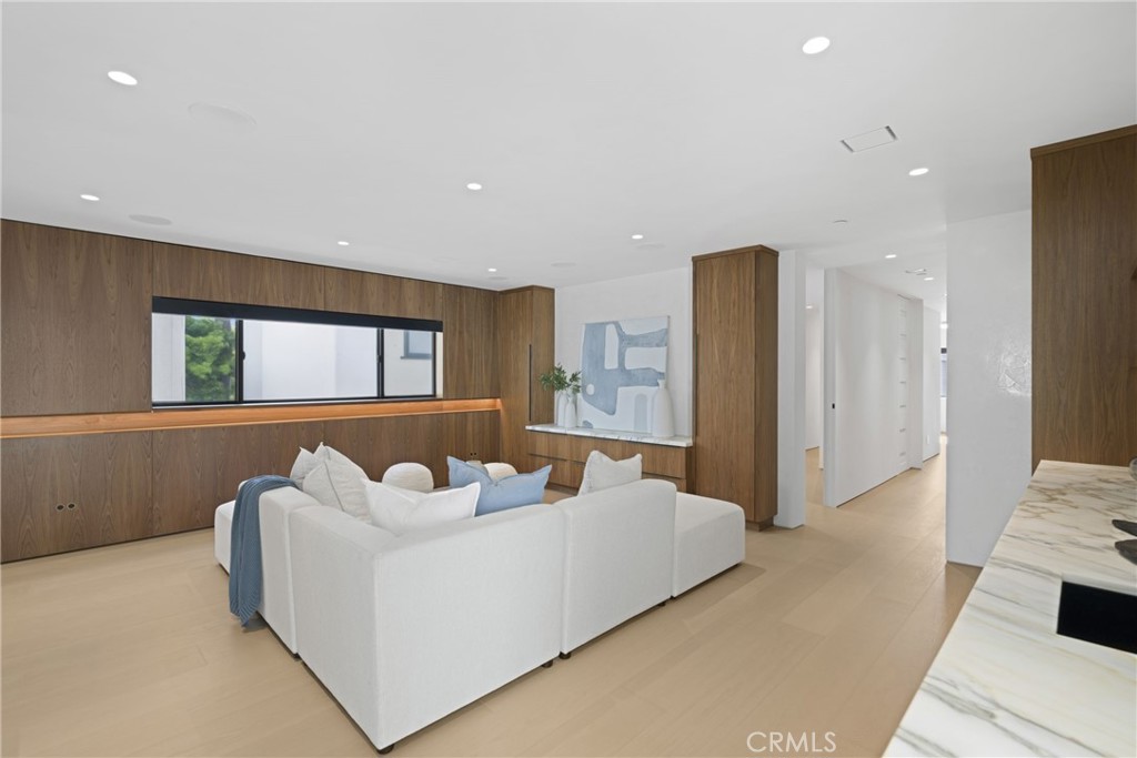 503 J Property Photo 22